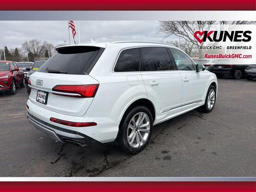 2025 Audi Q7 55 Premium Plus