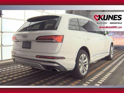White 2025 Audi Q7 55 Premium Plus
