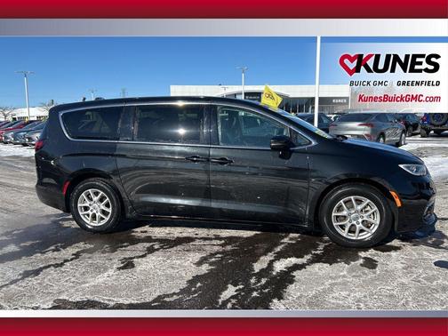2023 Chrysler Pacifica Touring L