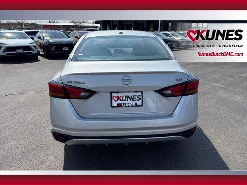 Brilliant Silver Metallic 2024 Nissan Altima 2.5 SV