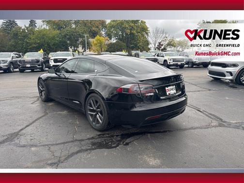 2022 Tesla Model S Plaid