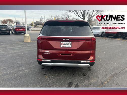 2024 Kia Carnival LX