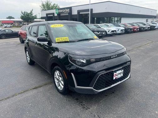 Fusion Black 2025 Kia Soul LX