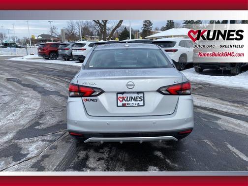 2023 Nissan Versa 1.6 SV