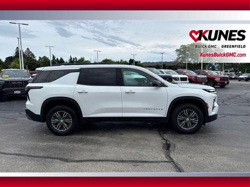 Summit White 2024 Chevrolet Traverse LT