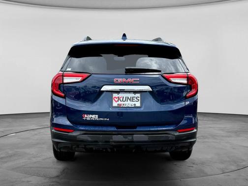 Marine Metallic 2023 GMC Terrain SLE
