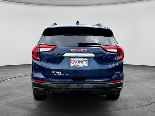 Marine Metallic 2023 GMC Terrain SLE