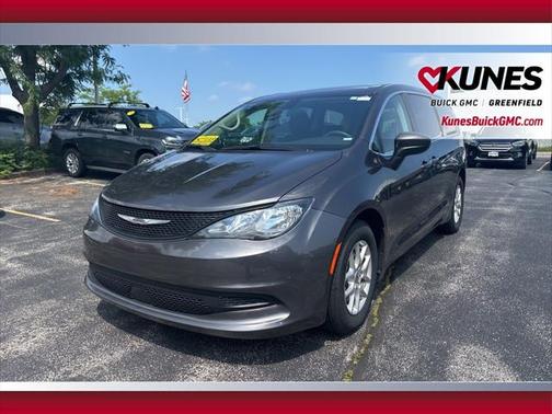 2022 Chrysler Voyager LX