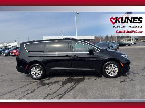 2024 Chrysler Pacifica Touring L