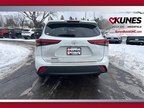 2023 Toyota Highlander LE