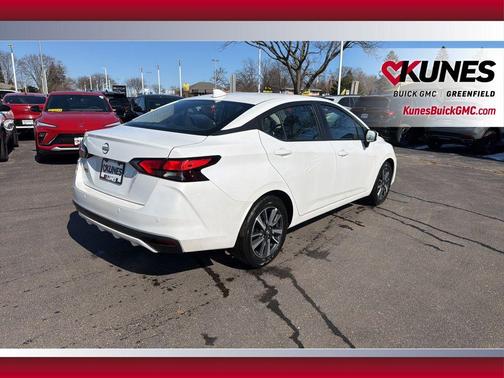 2025 Nissan Versa 1.6 SV