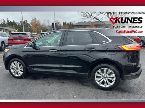 2022 Ford Edge Titanium