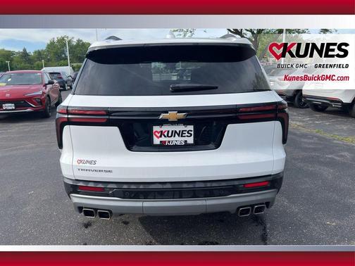 Summit White 2025 Chevrolet Traverse LT