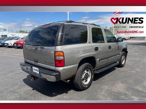 Light Pewter Metallic 2002 Chevrolet Tahoe LS