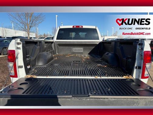 Bright White Clearcoat 2024 RAM 3500 Big Horn Crew Cab 4x4 8' Box