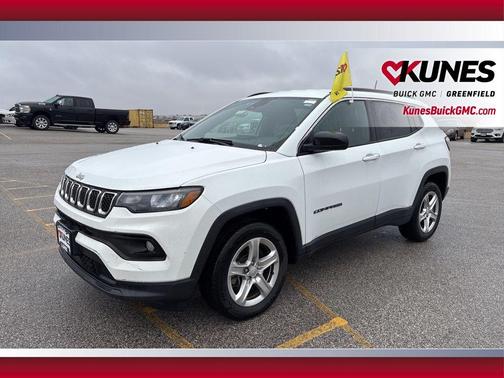 Bright White Clearcoat 2023 Jeep Compass Latitude