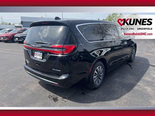 Diamond Black Crystal Pearlcoat 2024 Chrysler Pacifica Hybrid Select