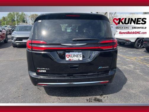 Diamond Black Crystal Pearlcoat 2024 Chrysler Pacifica Hybrid Select