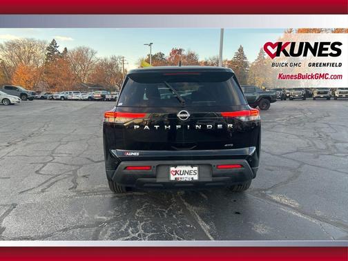 2024 Nissan Pathfinder S 4WD