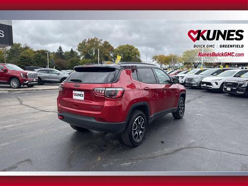 2025 Jeep Compass Trailhawk