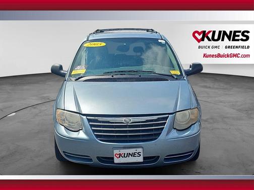 Butane Blue Pearl 2005 Chrysler Town & Country Touring