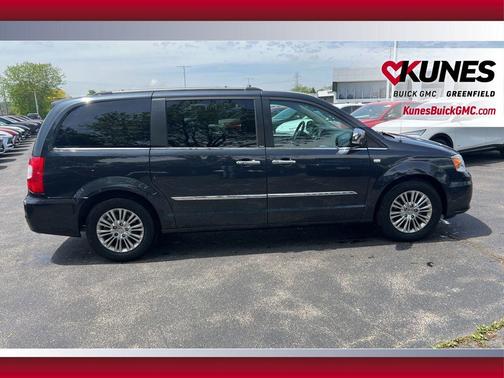 Maximum Steel Metallic Clearcoat 2014 Chrysler Town & Country Touring-L