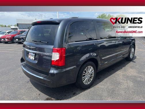 Maximum Steel Metallic Clearcoat 2014 Chrysler Town & Country Touring-L