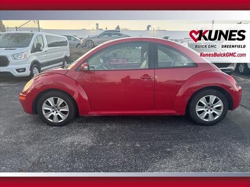 2009 Volkswagen New Beetle S