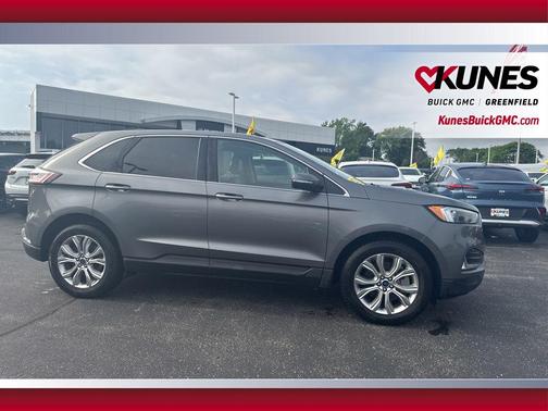 2022 Ford Edge Titanium