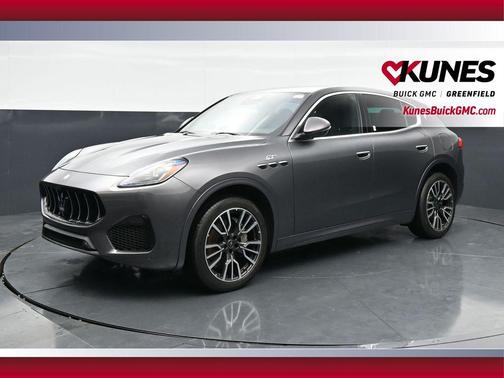 Gray 2023 Maserati Grecale GT