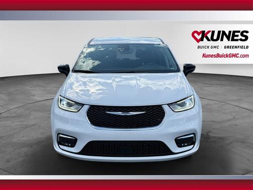 Bright White Clearcoat 2024 Chrysler Pacifica Touring L