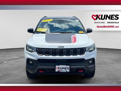Bright White Clearcoat 2025 Jeep Compass Trailhawk