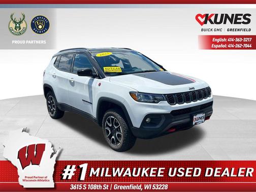 Bright White Clearcoat 2025 Jeep Compass Trailhawk