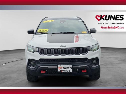 Bright White Clearcoat 2025 Jeep Compass Trailhawk