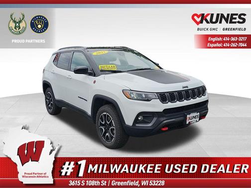 Bright White Clearcoat 2025 Jeep Compass Trailhawk