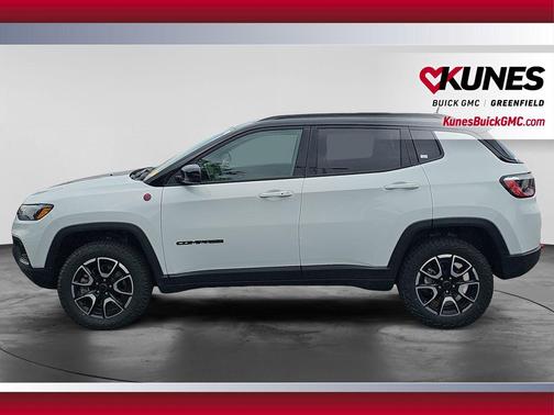 Bright White Clearcoat 2025 Jeep Compass Trailhawk