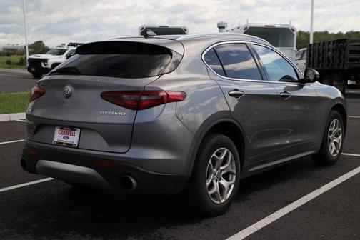 2021 Alfa Romeo Stelvio Base