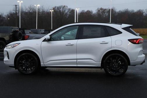 2025 Ford Escape ST-Line Elite