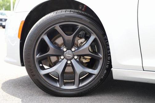 2023 Chrysler 300 Touring