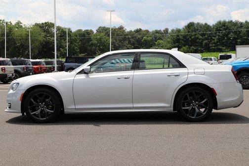 2023 Chrysler 300 Touring