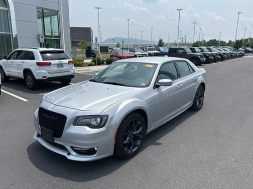 2023 Chrysler 300 Touring
