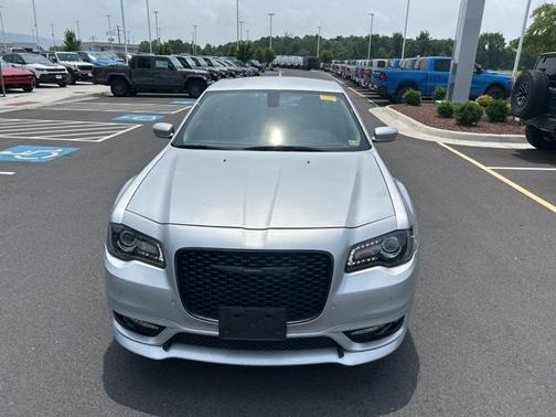 2023 Chrysler 300 Touring