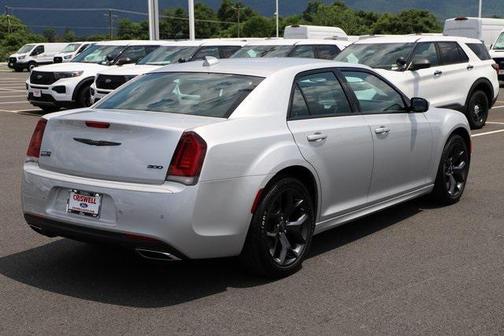 2023 Chrysler 300 Touring