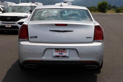 2023 Chrysler 300 Touring