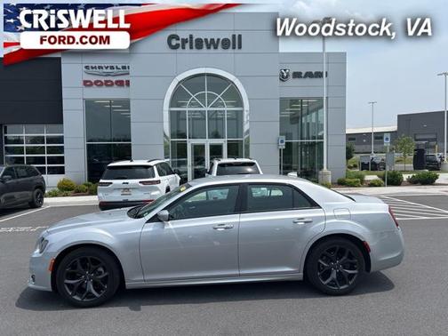 2023 Chrysler 300 Touring