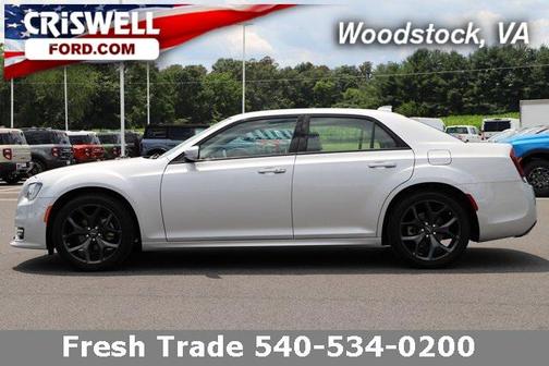 2023 Chrysler 300 Touring