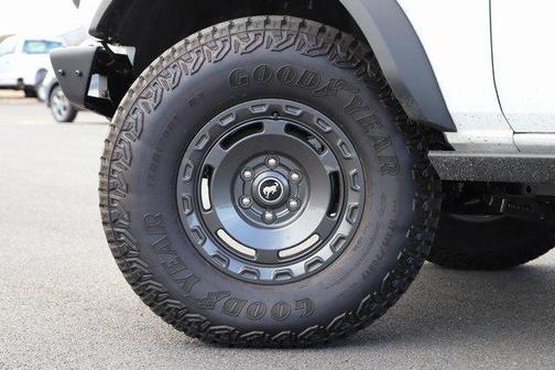 Oxford White 2025 Ford Bronco Badlands
