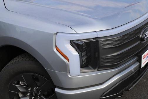 2025 Ford F-150 Lightning LARIAT