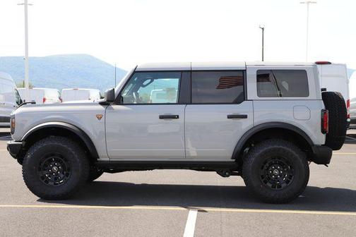 Avalanche Gray 2026 Ford Bronco Badlands