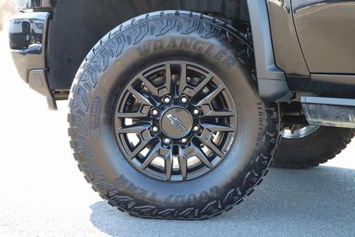 2024 Chevrolet Silverado 2500 4WD Crew Cab Standard Bed ZR2